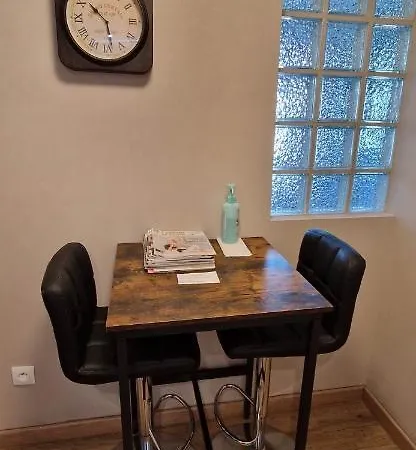 Chaleureux Avec Parking Et Recharge Ve Prives Apartment *